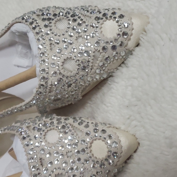 Bhldn ×Gigi Rhinestone-Embellished Pointed-Toe Flats - Picture 14 of 15